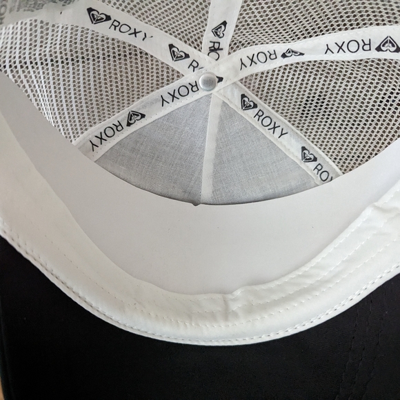 Roxy Truckin Trucker Snapback Hat - Picture 6 of 9